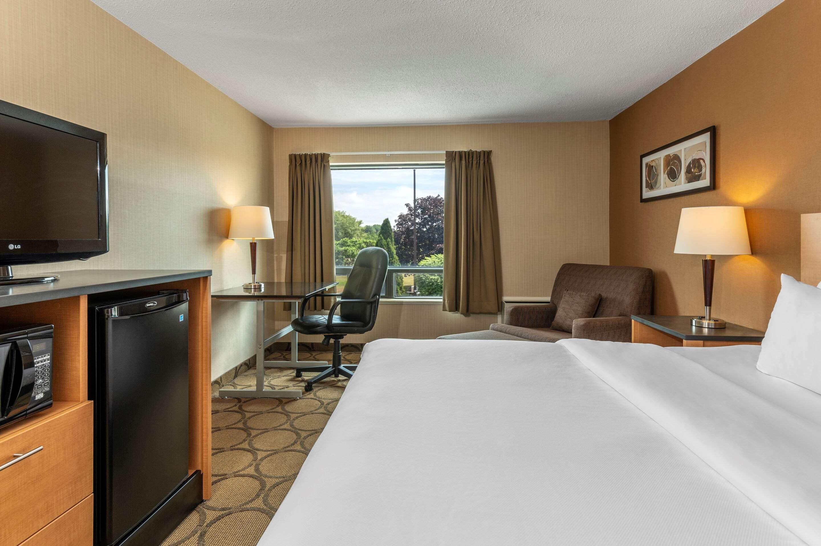 Comfort Inn Sherbrooke Exterior foto